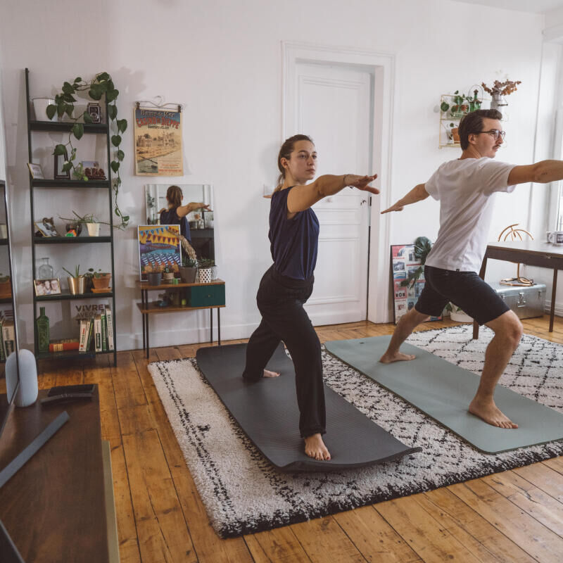 Quelles postures de yoga faire quand on est débutant