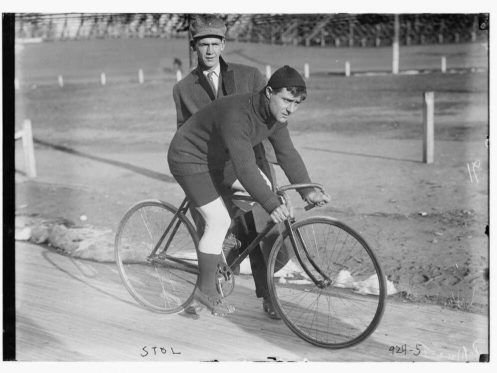 Krótka historia roweru jak powstał rower. Decathlon