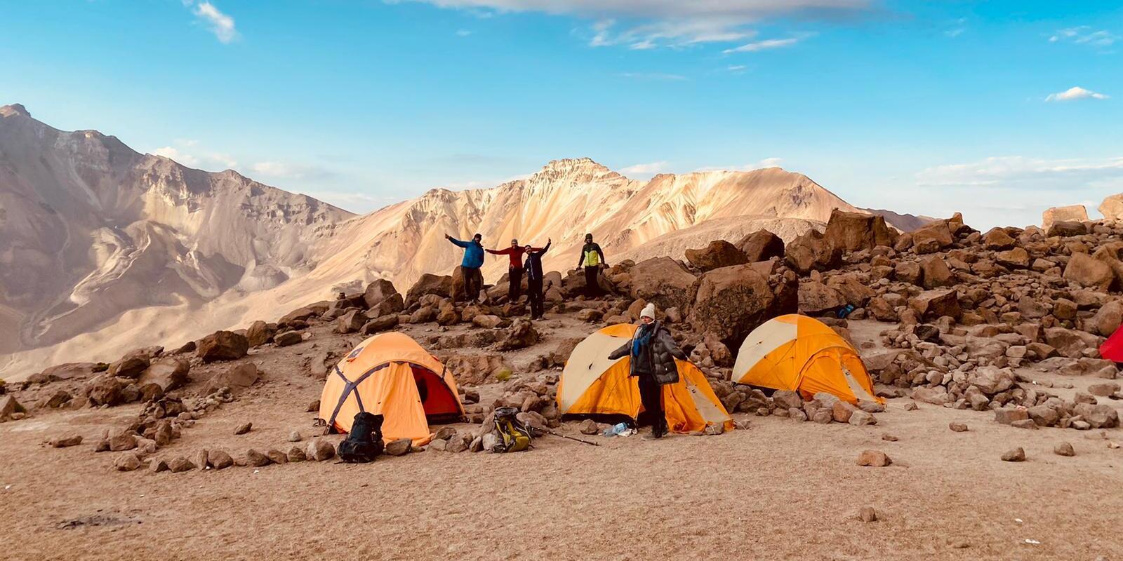 Bivouac en groupe au Chachani au Pérou