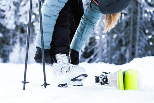 UNSERE PFLEGEANLEITUNG FÜR SKISCHUHE 