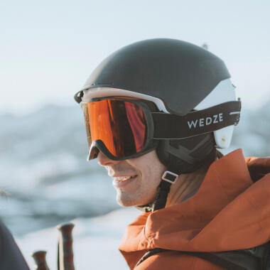 Finde einen passenden Helm und erfahre wo eine Skihelm Pflicht herrscht.