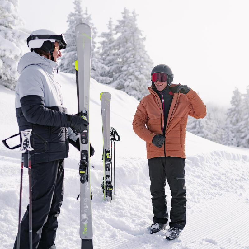 comment accrocher ses skis ensemble les astuces de wedze