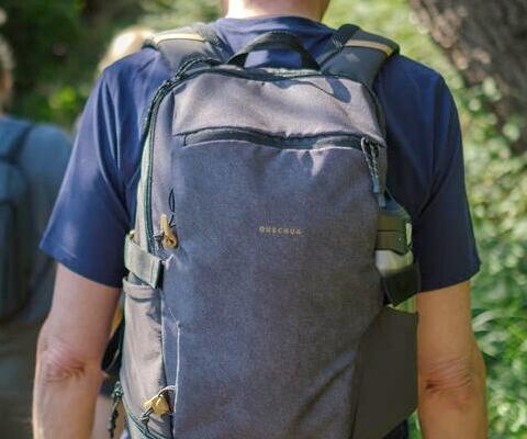 How to adjust your backpack - back