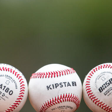 Comment choisir une balle de baseball ?