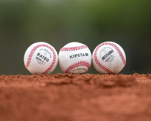 Comment choisir une balle de baseball ?