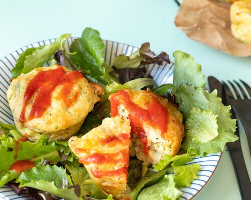 Encas salé : muffins courgette-tomate-mozzarella