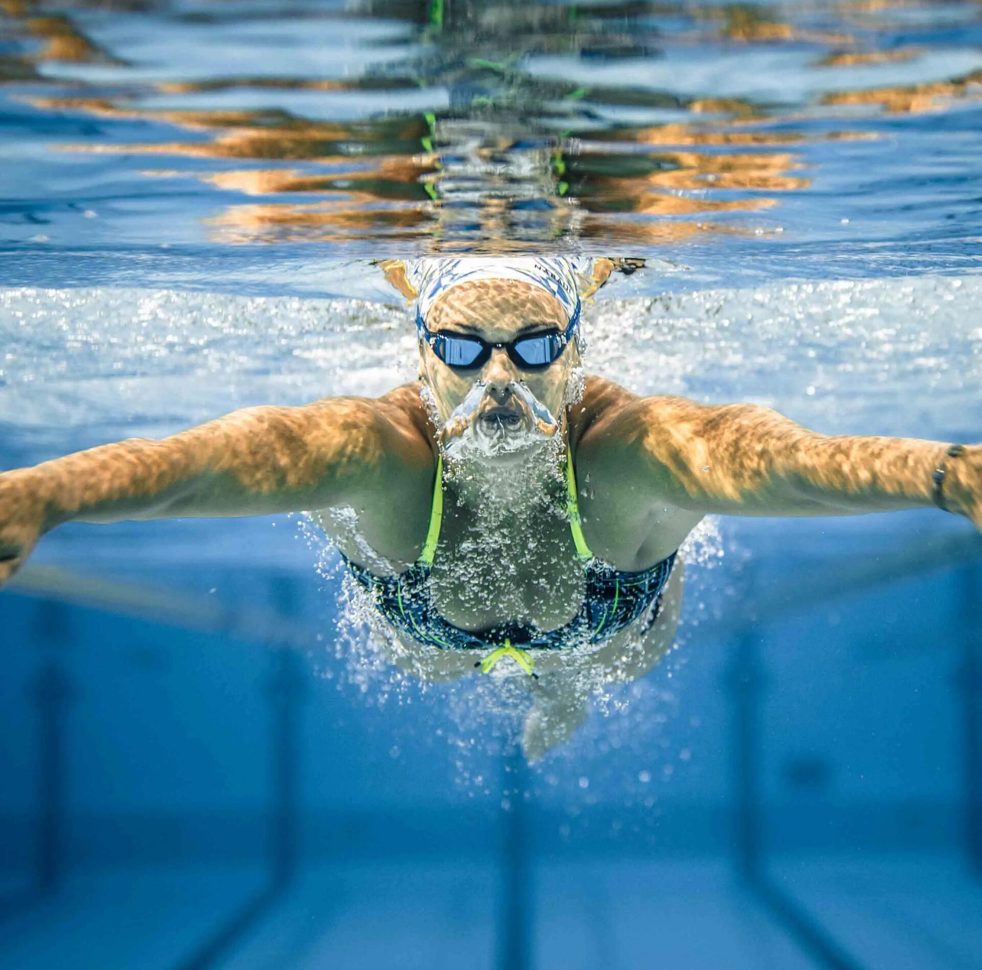 Den richtigen Schwimmstil fürs Langstreckenschwimmen finden