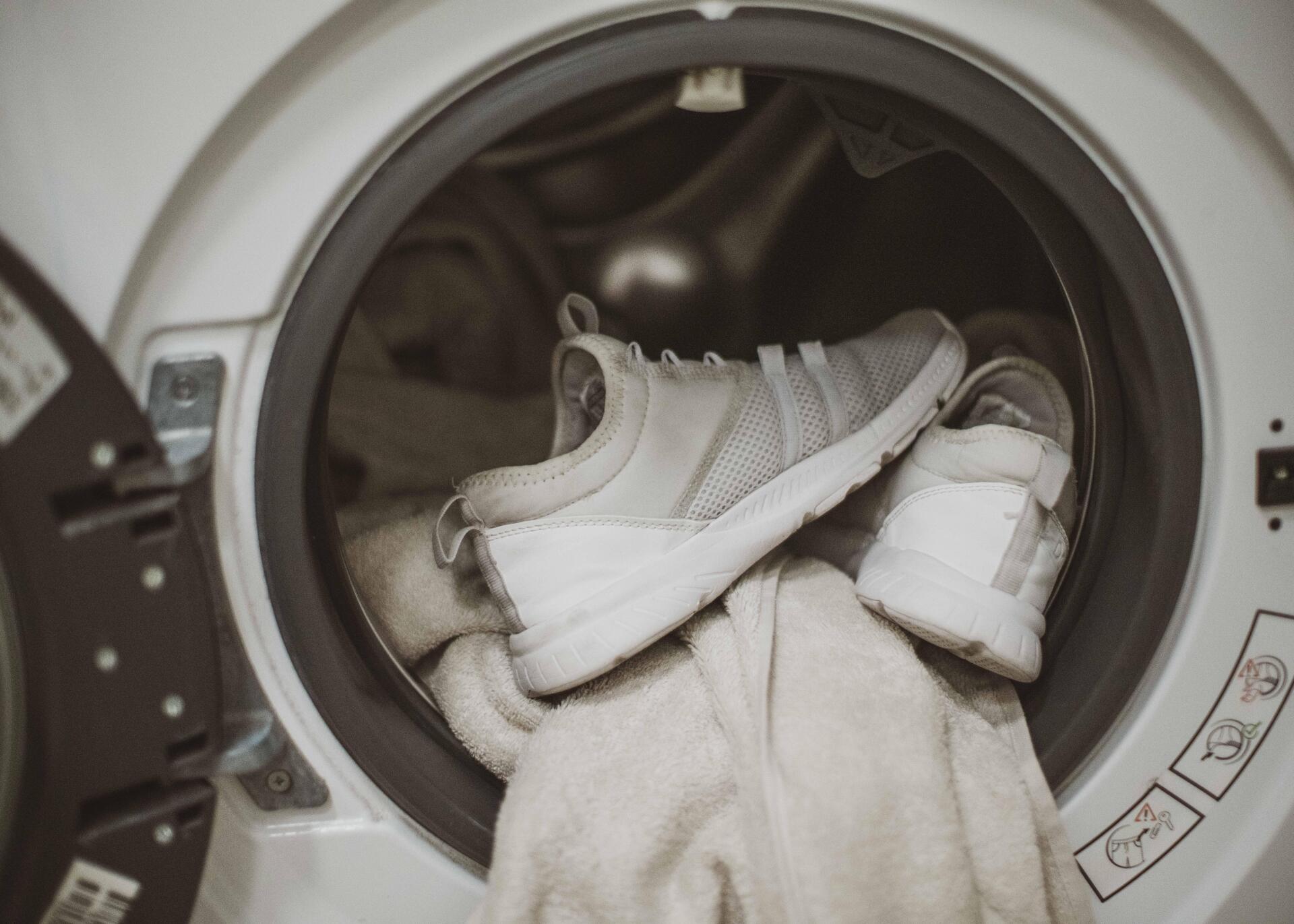 Como lavar o calçado na máquina de lavar roupa?