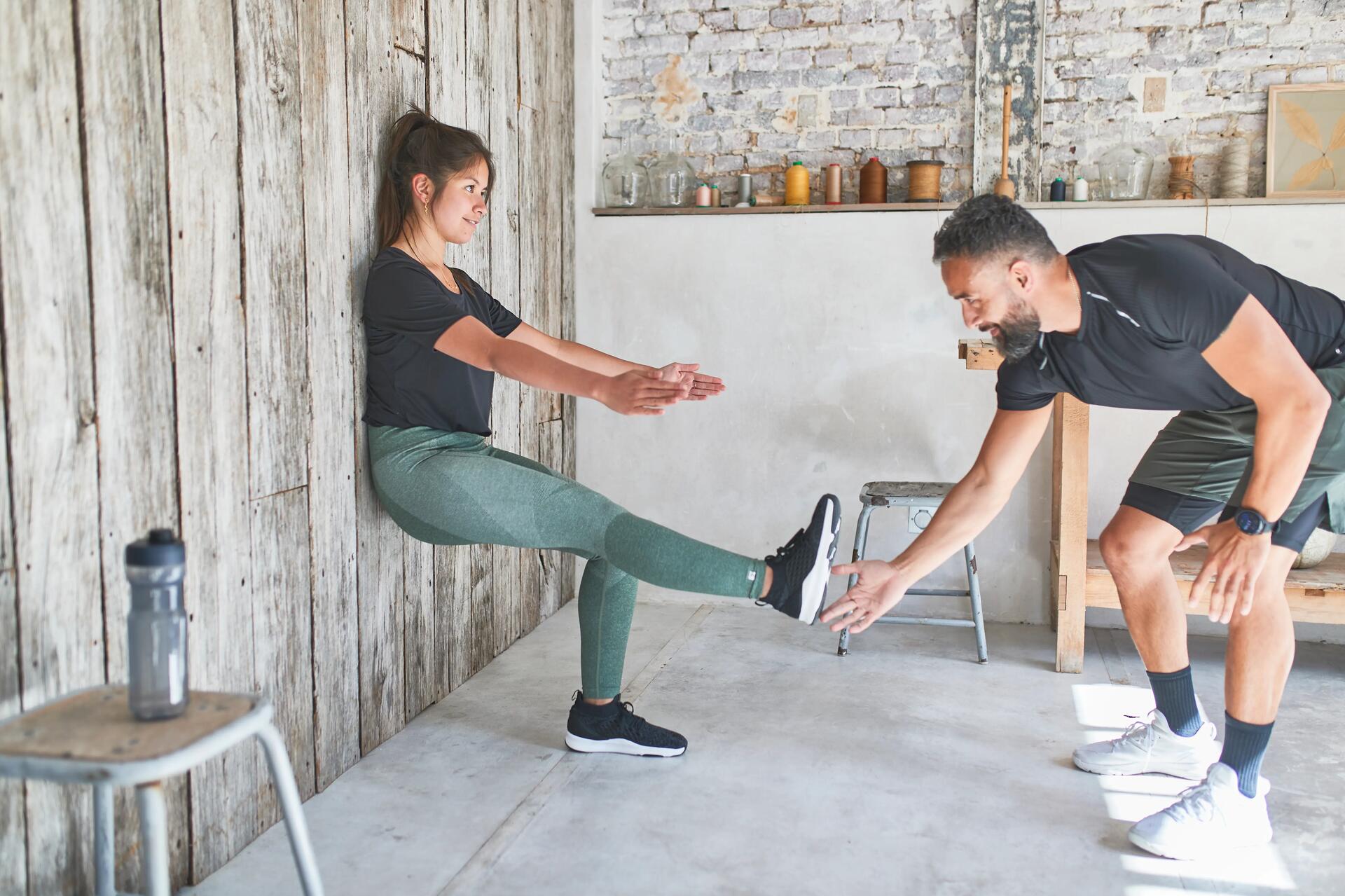 ejercicio silla en inestabilidad sobre una pata