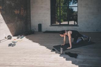 Mountain climbers : travaillez le cardio et les abdominaux