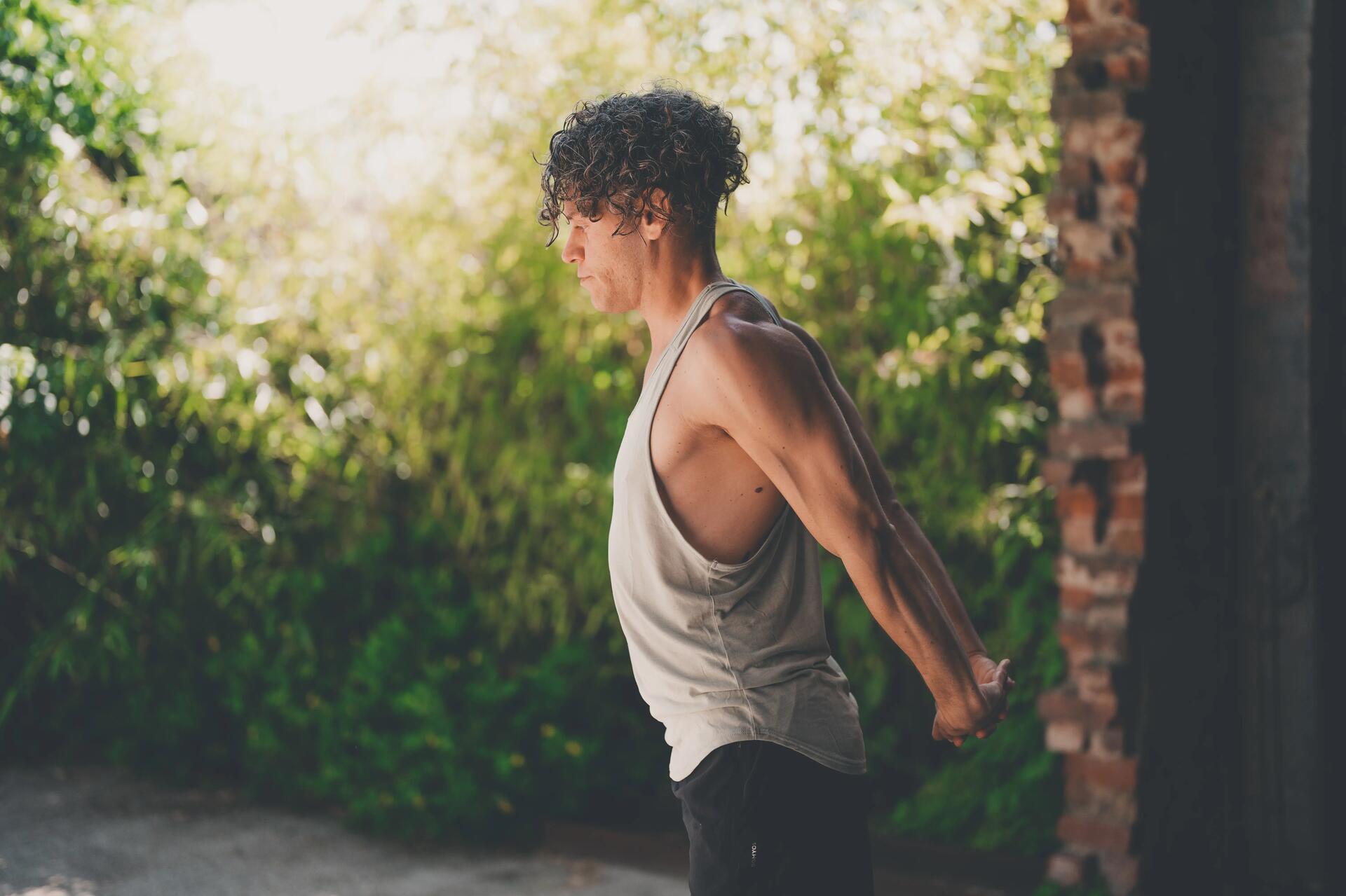 Étirements biceps : nos exercices