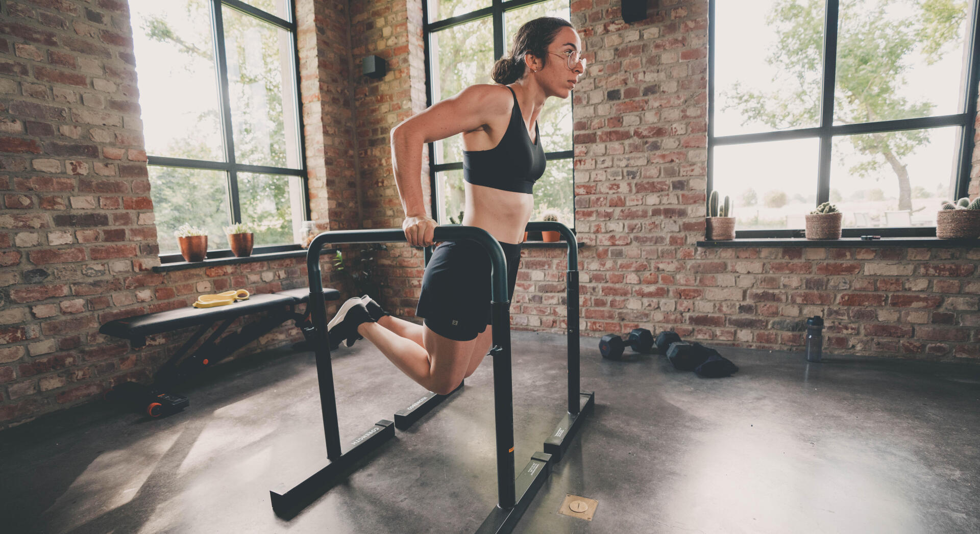 Dips aux Barres Parallèles : Comment se Muscler avec les Dips aux