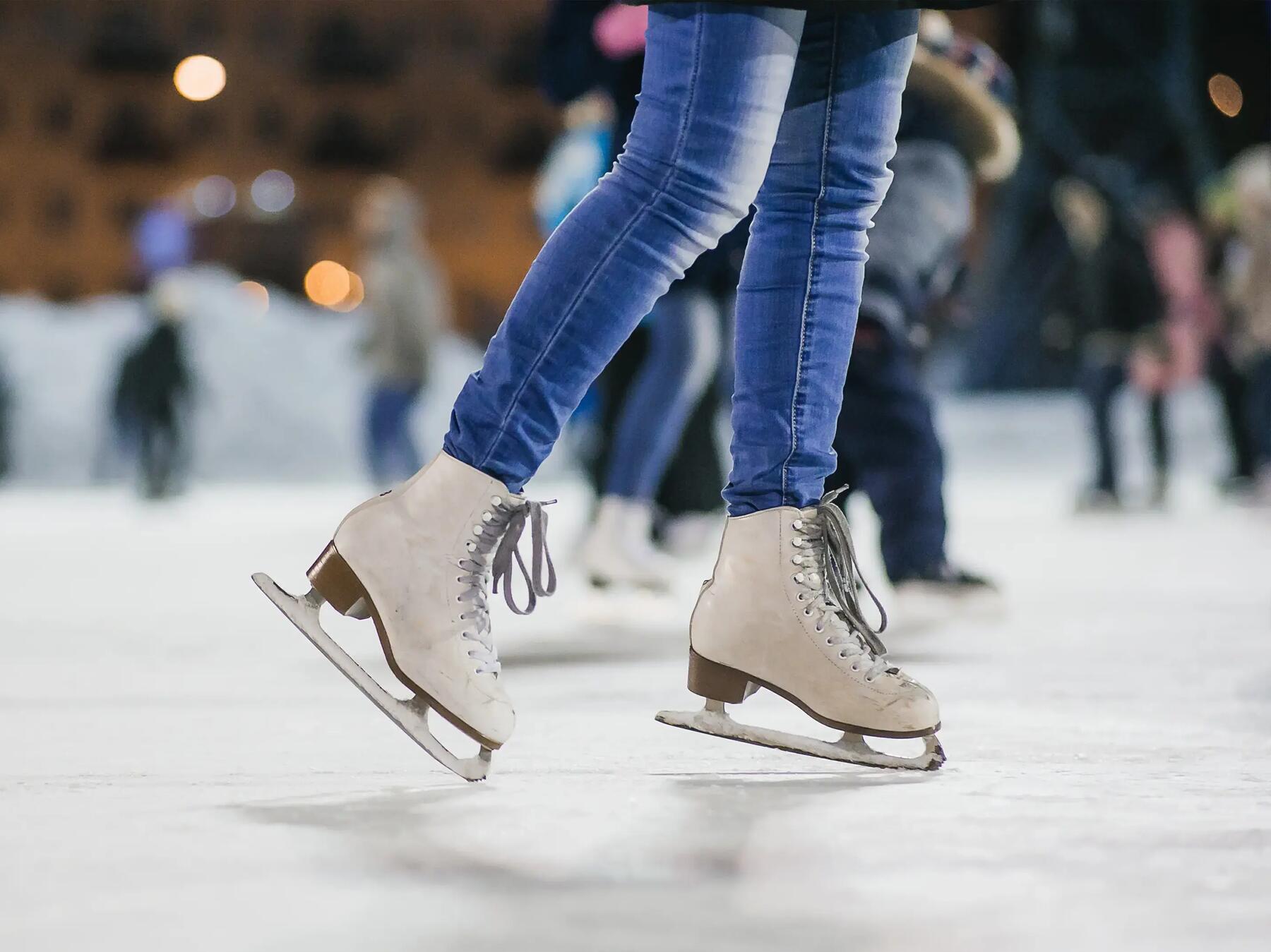 TENUE DE PATINAGE ARTISTIQUE