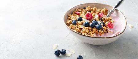 bol de muesli aux fruits