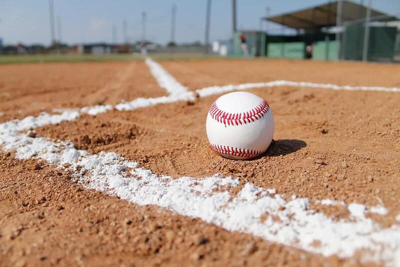 Jak zbudowane jest boisko do baseballa? Wymiary i nawierzchnia