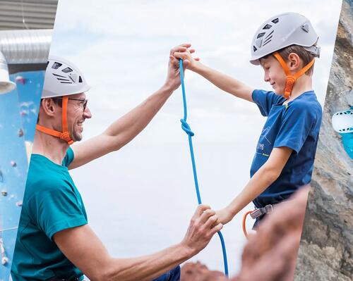 Czym jest magnezja? Jaką wybrać na siłownię i ściankę wspinaczkową?