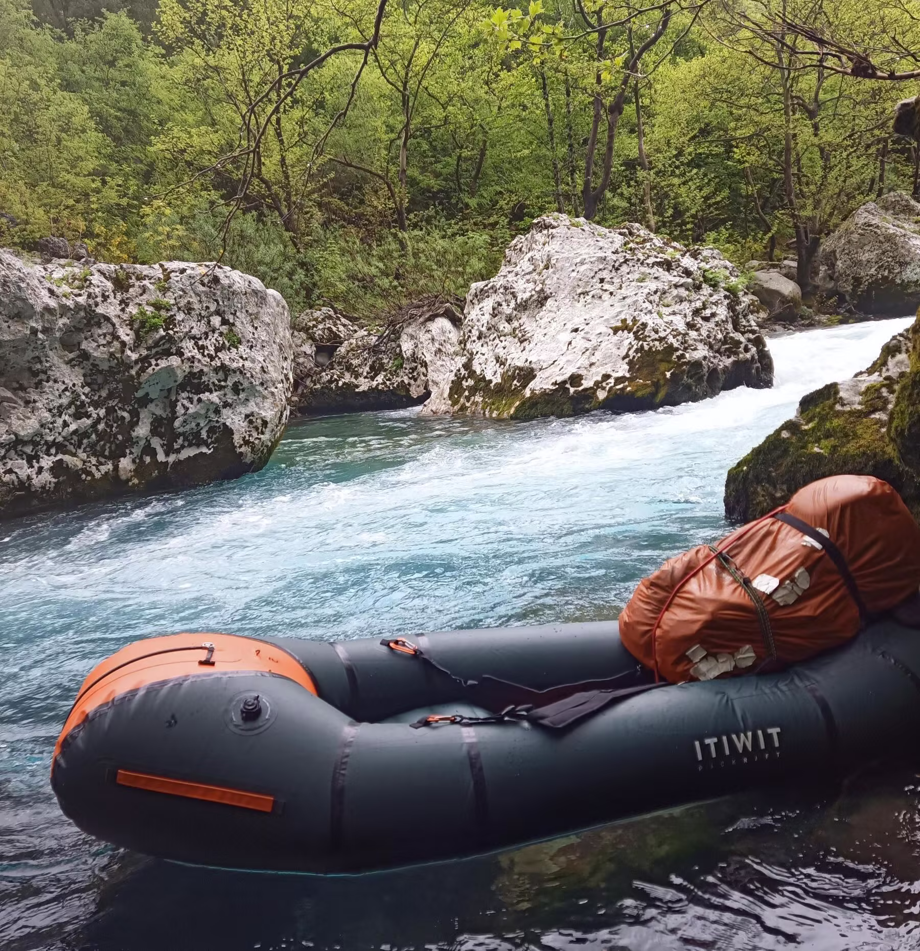 Photo kayak en Albanie © Photo kayak en Albanie