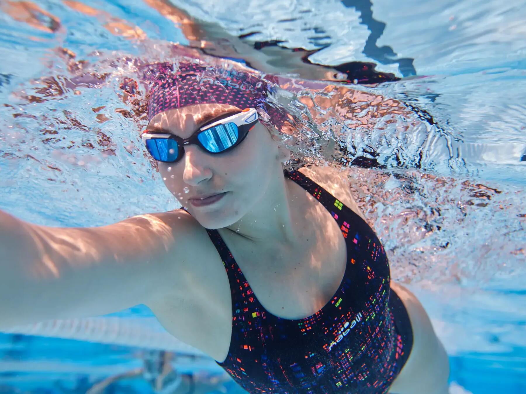 Gegen die Dellen anschwimmen: Schwimmübungen gegen Cellulite