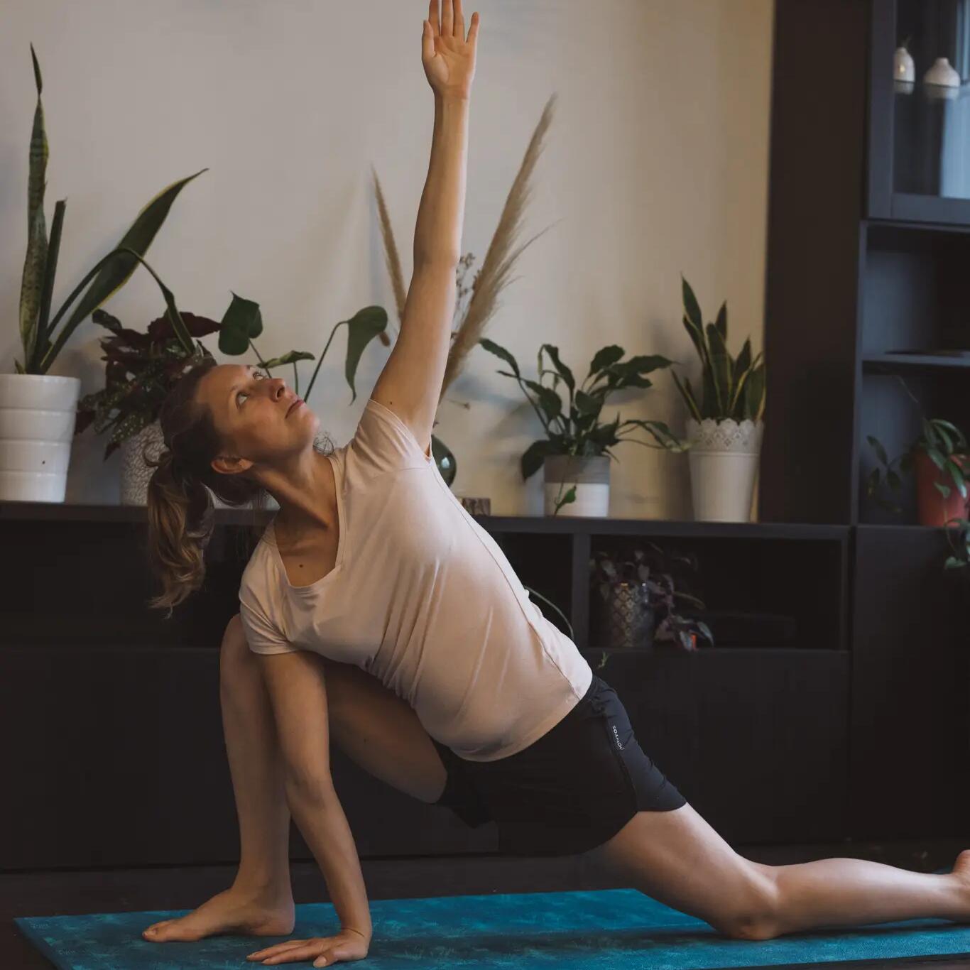 exercice d'étirement du psoas : fente avec torsion