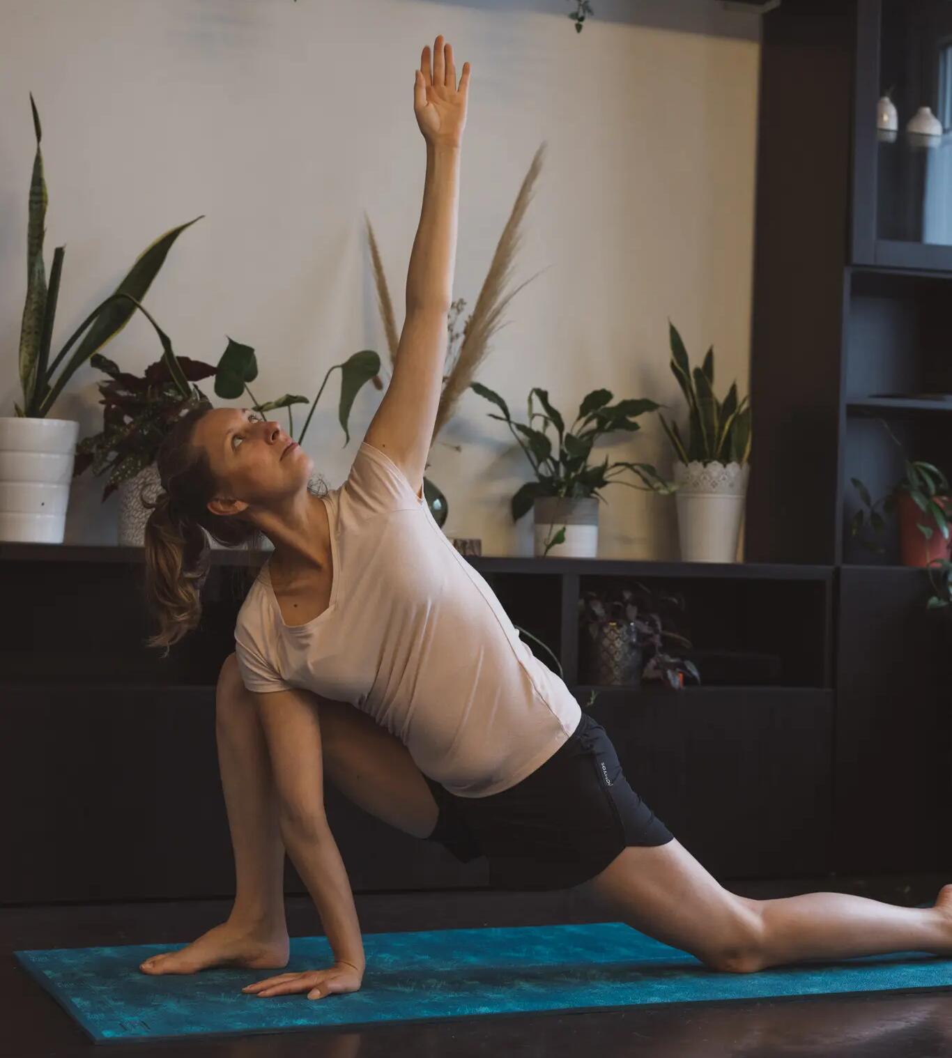 exercice d'étirement du psoas : fente avec torsion