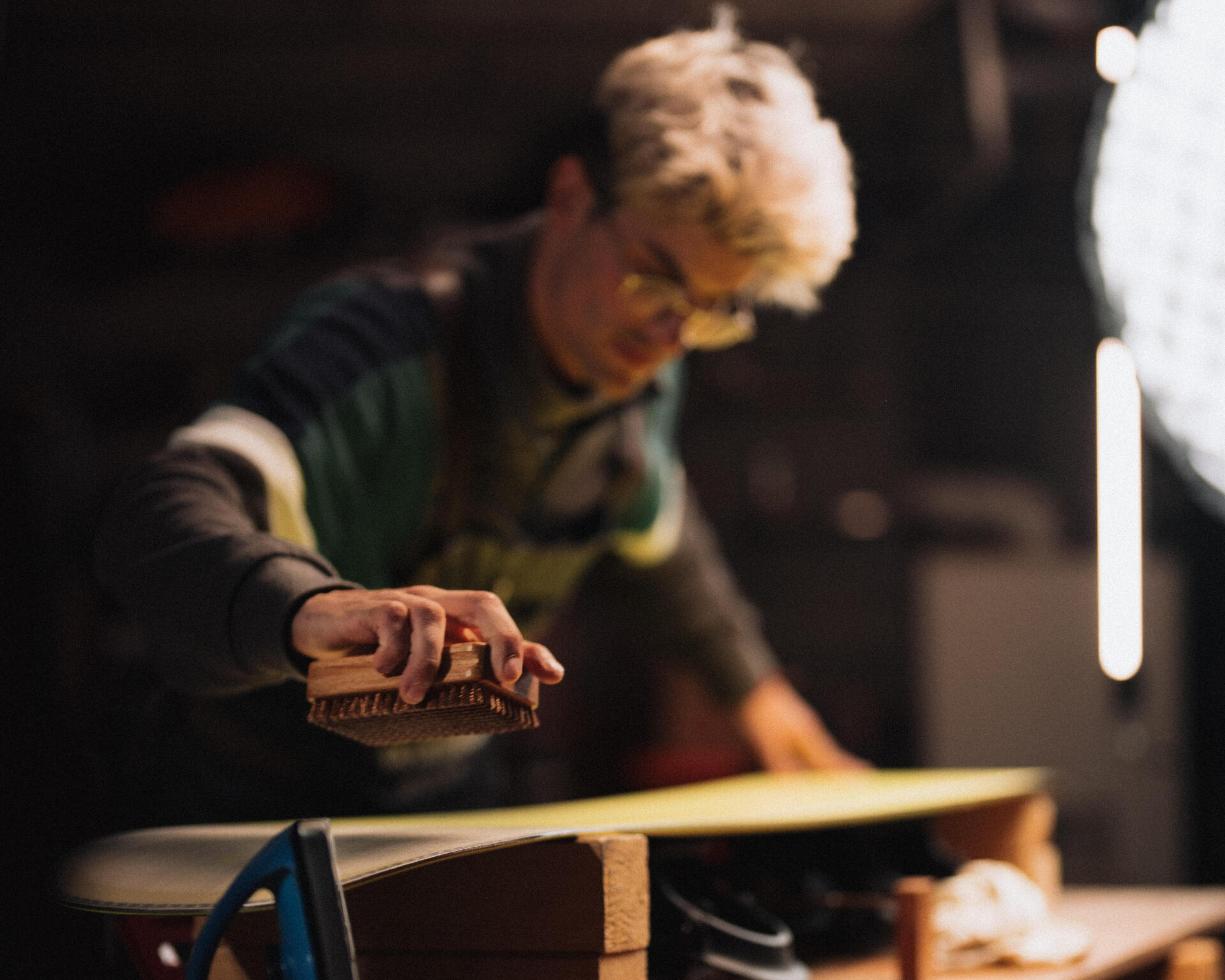 How to wax a snowboard