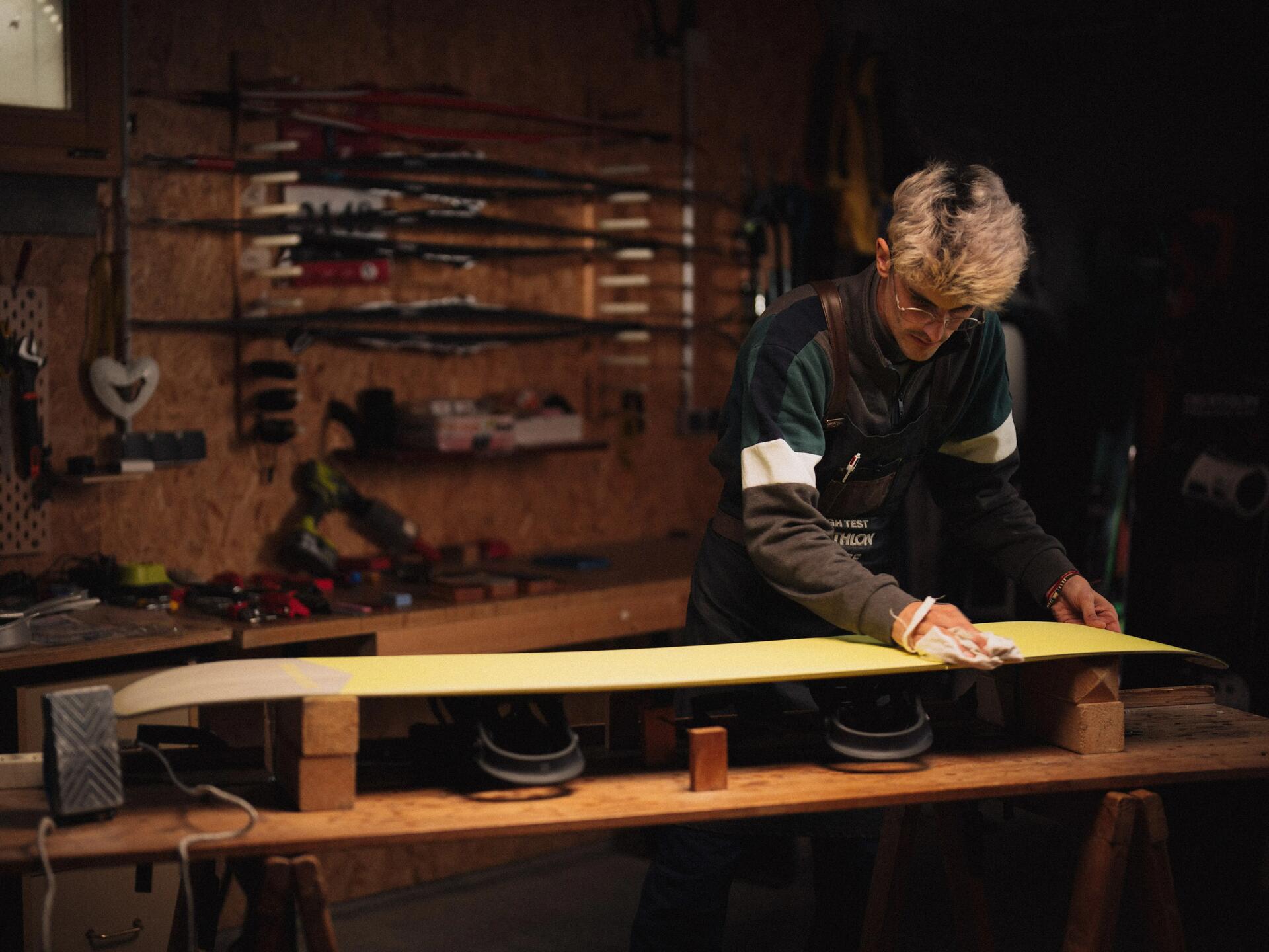 Our sharpening guide for your snowboard
