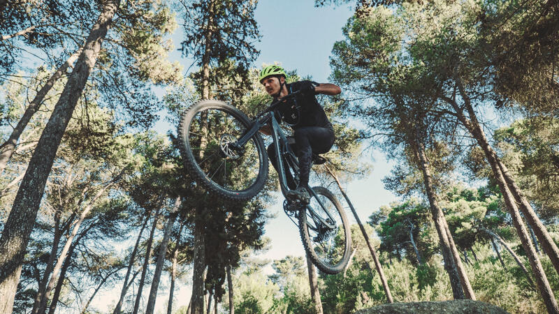 Jaki rower trekkingowy do 2000 zł wybrać? Rowerowe porady