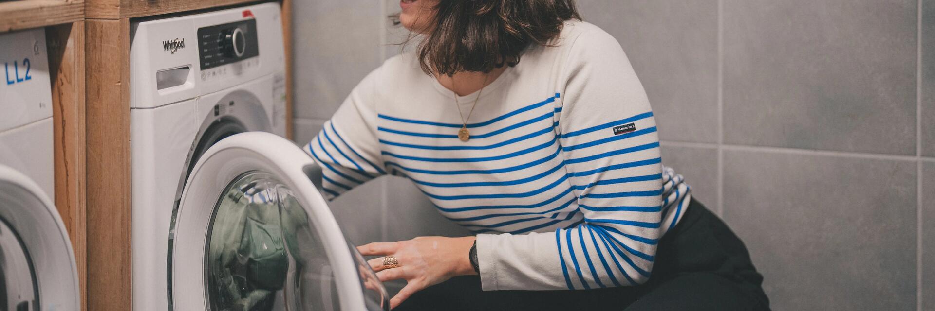 Le lavage des vêtements en coton 