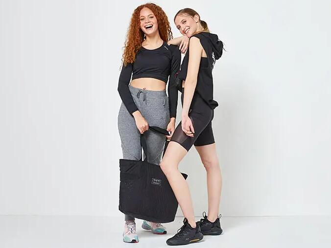 COLANȚI ȘI SNEAKERȘI: DE LA SPORT LA ȚINUTE DE ZI