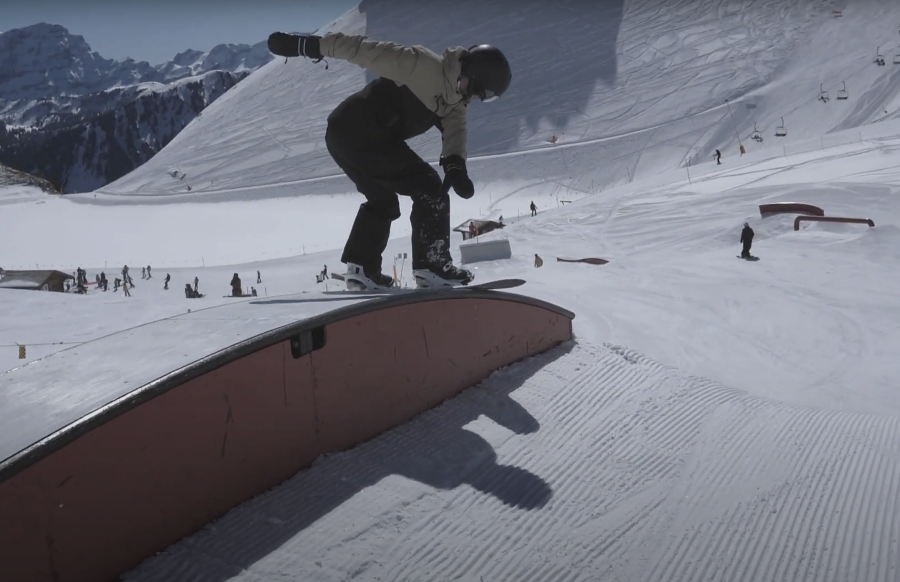 Comment faire un boardslide en snowboard ?