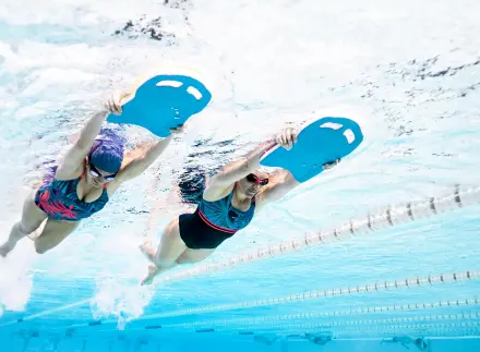 Mit Schwimmen Muskeln aufbauen