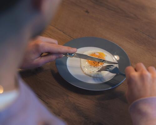 Perte ou prise de poids, comment savoir si je mange assez ?