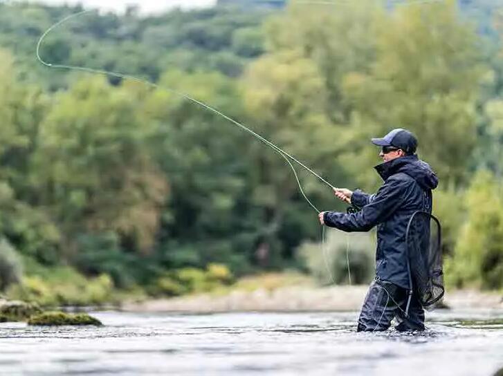 Attrezzatture e accessori per la pesca a mosca.