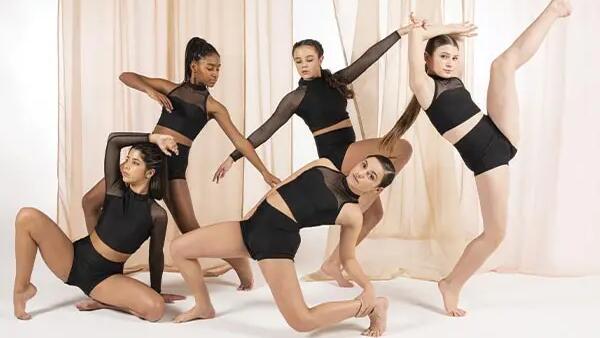 Pompon-Girls unterscheiden sich vom Cheerleading