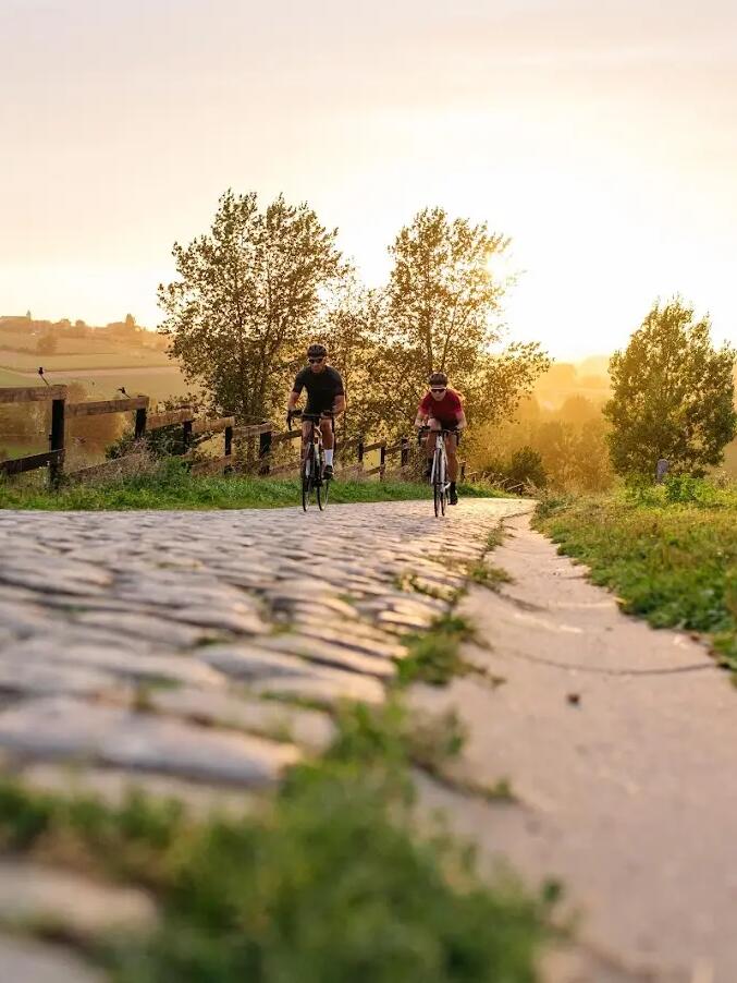 Comment rouler sur les pavés ? Nos conseils pratiques