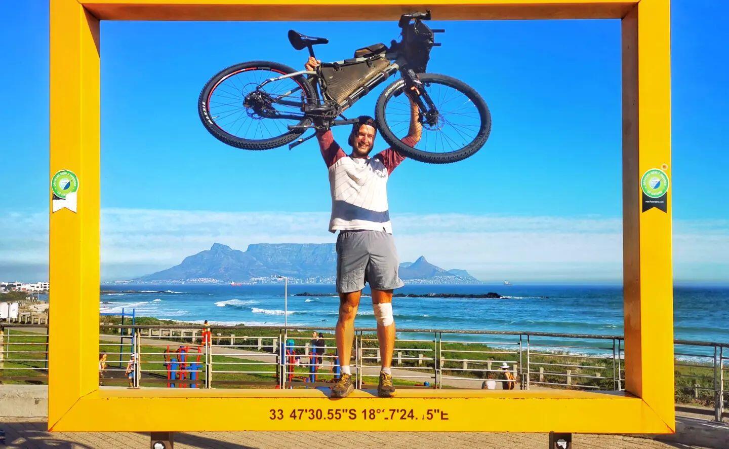 Quentin nous raconte sa traversée de l'Afrique à vélo