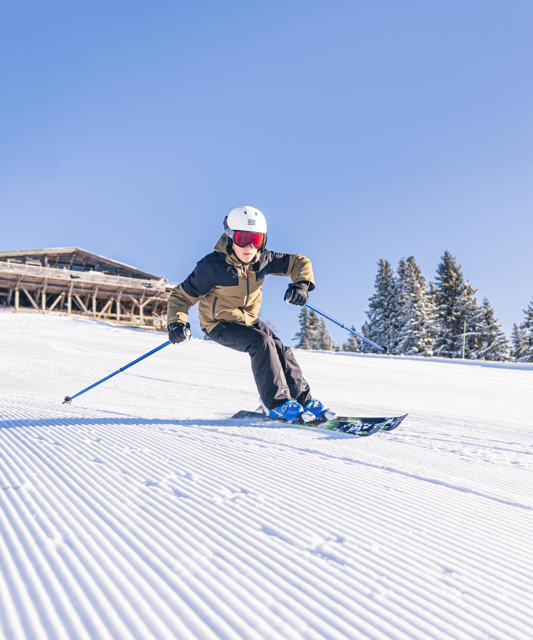 usar um capacete no ski