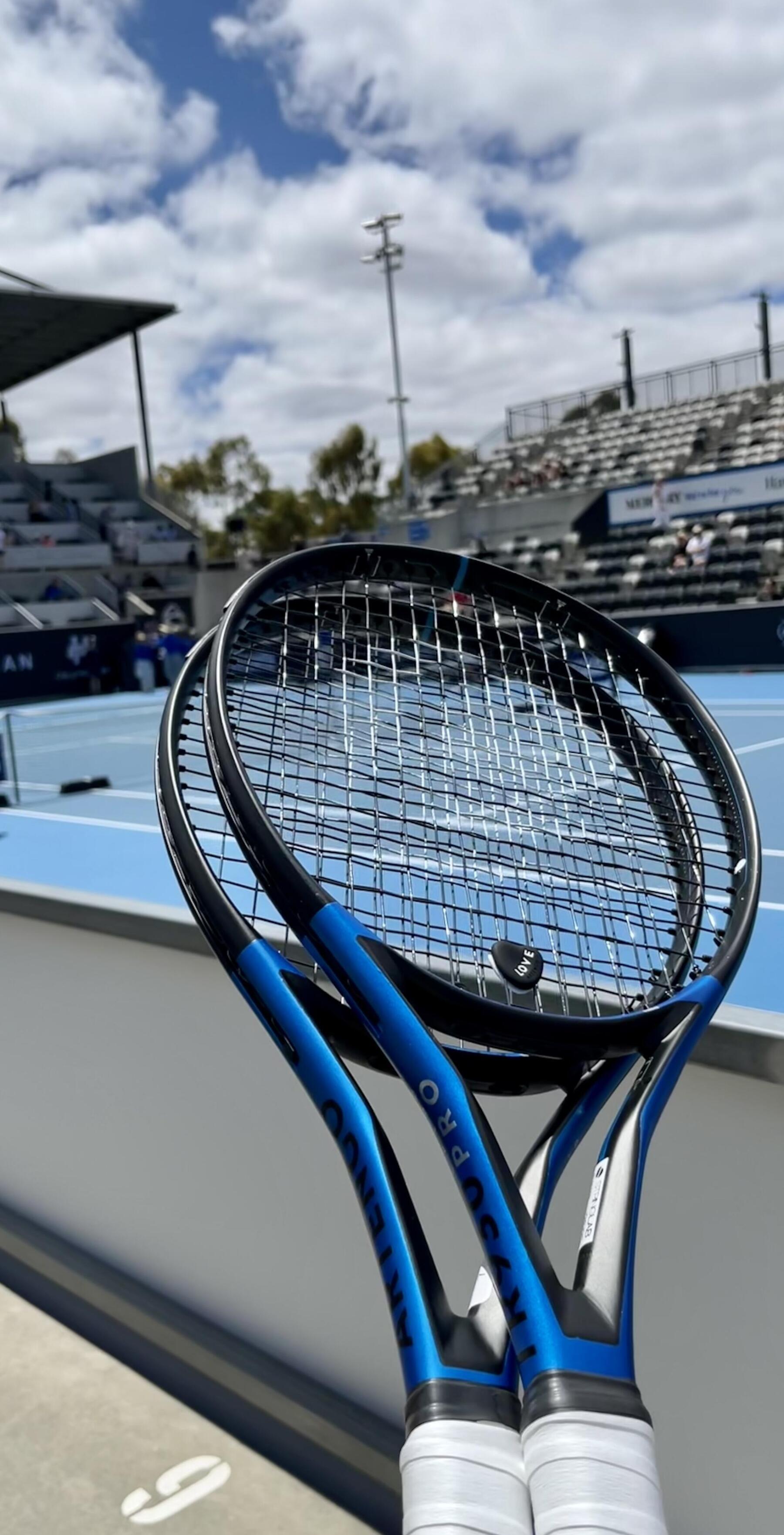 Le poids d'une raquette de tennis