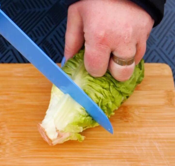 slice the lettuce