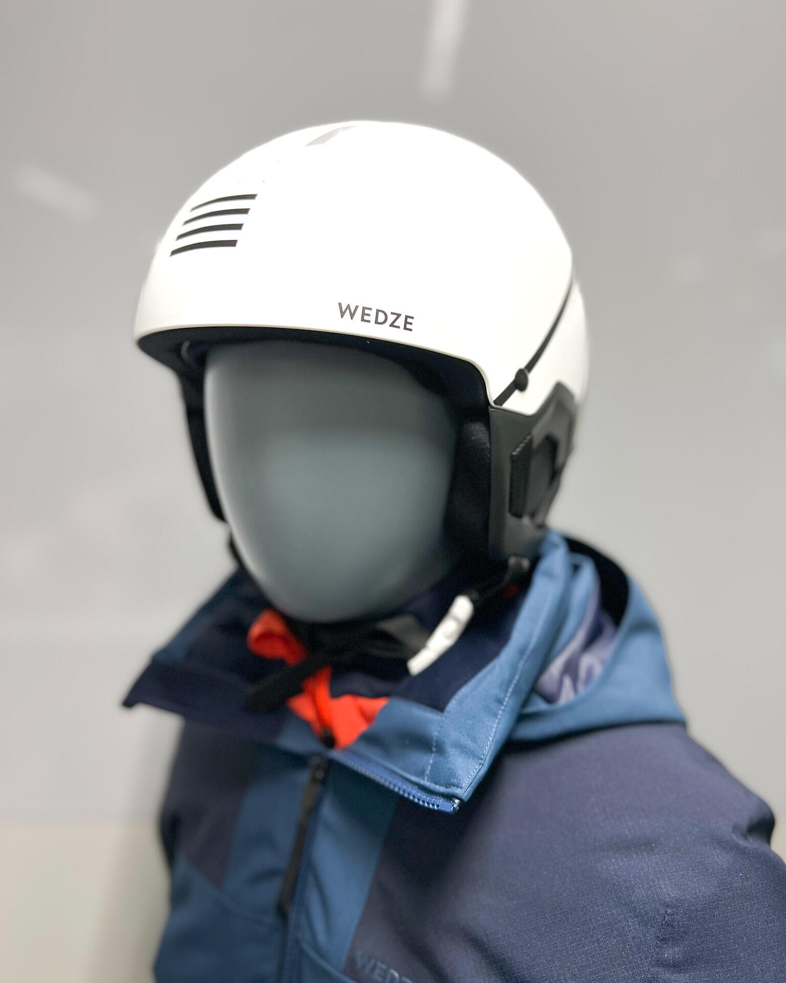 kids’ ski helmet